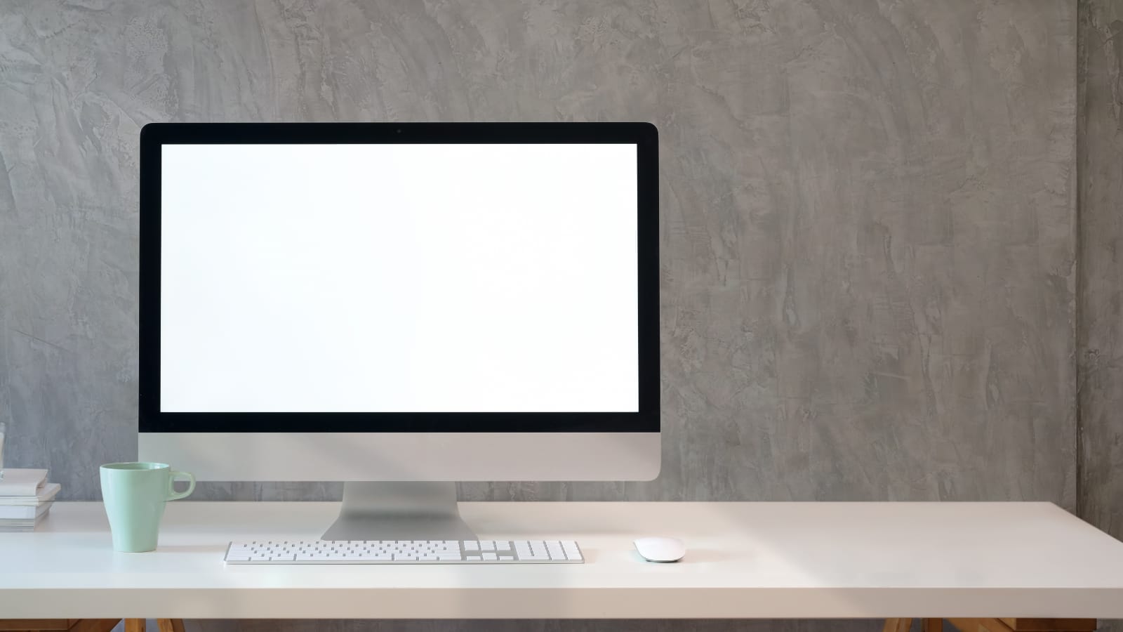 Print-on-demand w Polsce i USA – ekran komputera symbolizujący sprzedaż grafiki AI